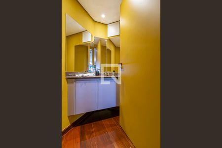 Apartamento para alugar com 200m², 5 quartos e 4 vagas Apartamento para alugar com 200m², 5 quartos e 4 vagasLavabo