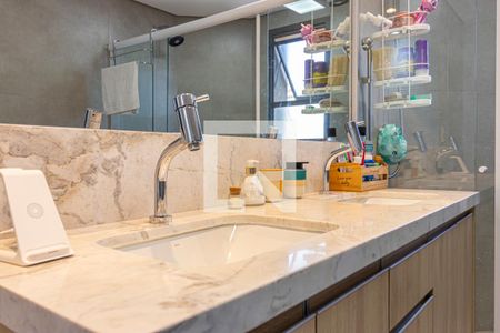 Apartamento para alugar com 200m², 5 quartos e 4 vagas Apartamento para alugar com 200m², 5 quartos e 4 vagasBanheiro da Suite 2