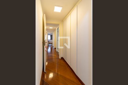 Apartamento para alugar com 200m², 5 quartos e 4 vagas Apartamento para alugar com 200m², 5 quartos e 4 vagasSuite 2