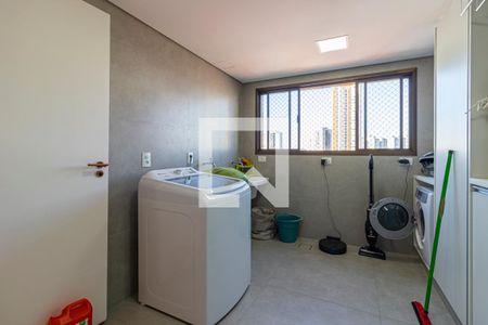 Apartamento para alugar com 200m², 5 quartos e 4 vagas Apartamento para alugar com 200m², 5 quartos e 4 vagasÁrea de Serviço