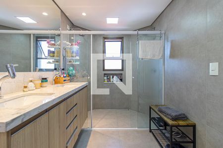 Apartamento para alugar com 200m², 5 quartos e 4 vagas Apartamento para alugar com 200m², 5 quartos e 4 vagasBanheiro da Suite 2