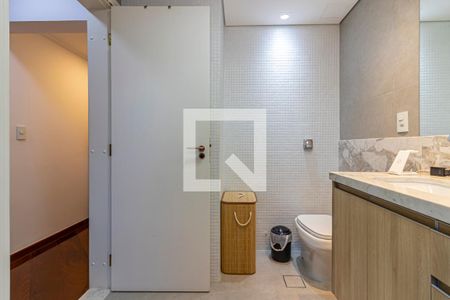 Apartamento para alugar com 200m², 5 quartos e 4 vagas Apartamento para alugar com 200m², 5 quartos e 4 vagasBanheiro da Suite 2