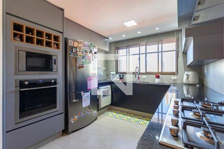 Apartamento para alugar com 200m², 5 quartos e 4 vagas Apartamento para alugar com 200m², 5 quartos e 4 vagasCozinha