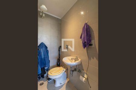 Apartamento para alugar com 200m², 5 quartos e 4 vagas Apartamento para alugar com 200m², 5 quartos e 4 vagasBanheiro de Serviço