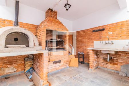 Casa à venda com 200m², 3 quartos e 2 vagas Casa à venda com 200m², 3 quartos e 2 vagasÁrea comum - Churrasqueira