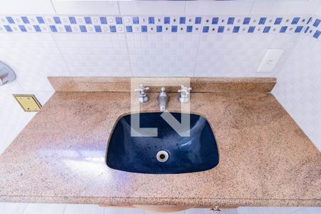 Casa à venda com 200m², 3 quartos e 2 vagas Casa à venda com 200m², 3 quartos e 2 vagasDetalhe do banheiro