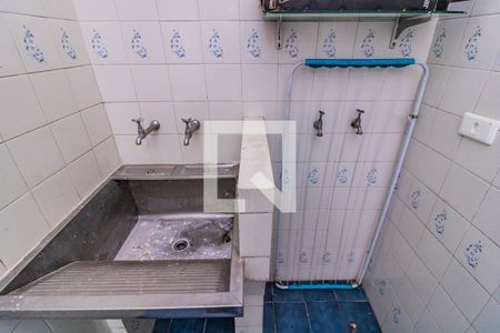 Casa à venda com 200m², 3 quartos e 2 vagas Casa à venda com 200m², 3 quartos e 2 vagasÁrea de serviço