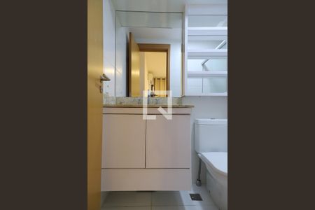 Apartamento à venda com 65m², 1 quarto e 1 vaga Apartamento à venda com 65m², 1 quarto e 1 vagaBanheiro da suíte