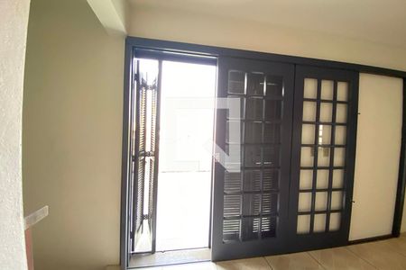 Casa à venda com 260m², 4 quartos e 3 vagasSala 2