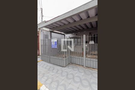 Casa à venda com 300m², 3 quartos e 2 vagas Casa à venda com 300m², 3 quartos e 2 vagasFachada