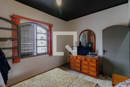 Casa à venda com 300m², 3 quartos e 2 vagas Casa à venda com 300m², 3 quartos e 2 vagasQuarto 1