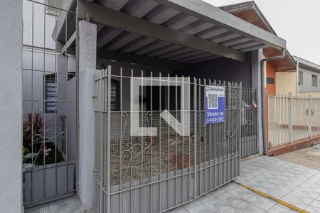 Casa à venda com 300m², 3 quartos e 2 vagas Casa à venda com 300m², 3 quartos e 2 vagasFachada