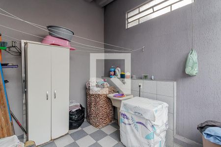 Casa à venda com 300m², 3 quartos e 2 vagas Casa à venda com 300m², 3 quartos e 2 vagasÁrea de Serviço