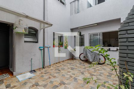 Casa à venda com 300m², 3 quartos e 2 vagas Casa à venda com 300m², 3 quartos e 2 vagasQuintal