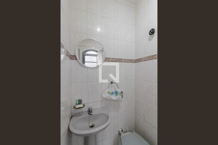 Casa à venda com 300m², 3 quartos e 2 vagas Casa à venda com 300m², 3 quartos e 2 vagasLavabo