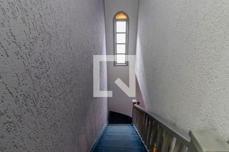 Casa à venda com 300m², 3 quartos e 2 vagas Casa à venda com 300m², 3 quartos e 2 vagasEscadas