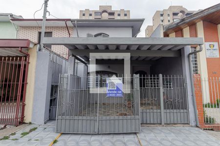 Casa à venda com 300m², 3 quartos e 2 vagas Casa à venda com 300m², 3 quartos e 2 vagasFachada