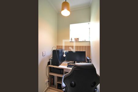 Casa à venda com 212m², 3 quartos e 4 vagasEscritório