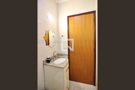 Casa à venda com 212m², 3 quartos e 4 vagasBanheiro da Suíte 2