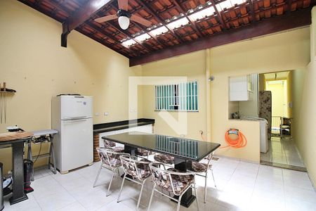 Casa à venda com 212m², 3 quartos e 4 vagasChurrasqueira