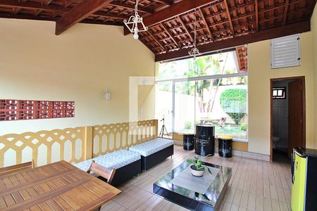 Casa à venda com 212m², 3 quartos e 4 vagasEspaço Gourmet