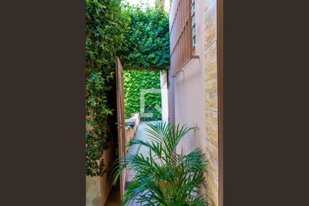 Casa à venda com 308m², 2 quartos e 5 vagasGaragem