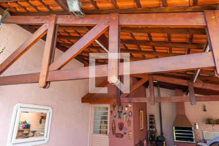 Casa à venda com 308m², 2 quartos e 5 vagasQuintal