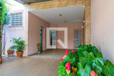 Casa à venda com 308m², 2 quartos e 5 vagasGaragem