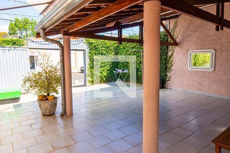 Casa à venda com 308m², 2 quartos e 5 vagasGaragem