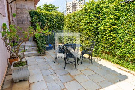 Casa à venda com 308m², 2 quartos e 5 vagasQuintal Garagem