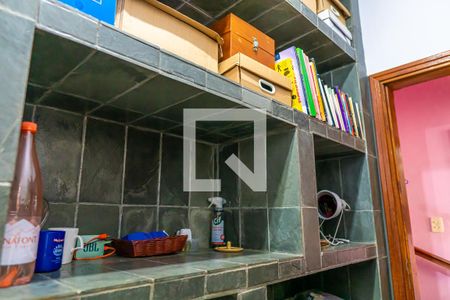 Casa à venda com 308m², 2 quartos e 5 vagasSala