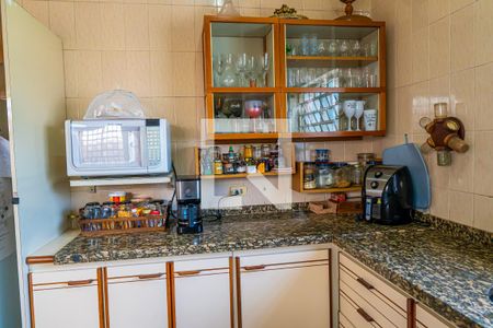 Casa à venda com 308m², 2 quartos e 5 vagasCozinha