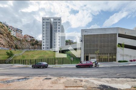 Apartamento à venda com 49m², 2 quartos e 1 vaga Apartamento à venda com 49m², 2 quartos e 1 vagaFachada
