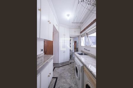 Apartamento à venda com 167m², 4 quartos e 3 vagas Apartamento à venda com 167m², 4 quartos e 3 vagasÁrea de Serviço