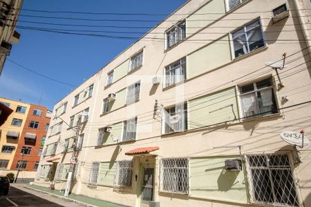 Apartamento para alugar com 58m², 2 quartos e sem vaga Apartamento para alugar com 58m², 2 quartos e sem vagaFachada