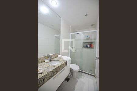 Apartamento para alugar com 120m², 2 quartos e 1 vaga Apartamento para alugar com 120m², 2 quartos e 1 vagaBanheiro da Suíte 1