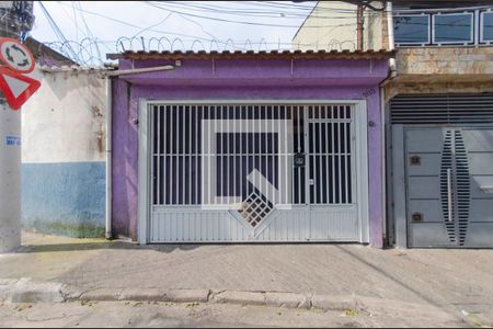 Casa à venda com 150m², 3 quartos e 2 vagas Casa à venda com 150m², 3 quartos e 2 vagasFachada