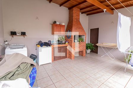 Casa à venda com 1m², 3 quartos e 3 vagasÁrea de Serviço