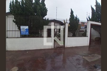 Casa à venda com 1m², 3 quartos e 3 vagas Casa à venda com 1m², 3 quartos e 3 vagasFachada