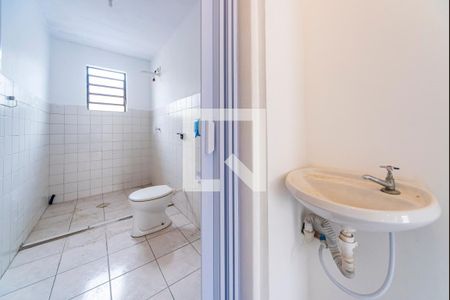 Banheiro de kitnet/studio para alugar com 1 quarto, 55m² em Jardim Ocara, Santo André