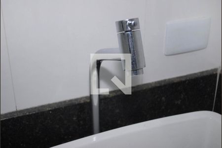 Casa à venda com 170m², 3 quartos e 2 vagas Casa à venda com 170m², 3 quartos e 2 vagasBanheiro 1