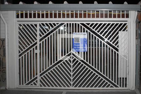 Casa à venda com 170m², 3 quartos e 2 vagas Casa à venda com 170m², 3 quartos e 2 vagasFachada