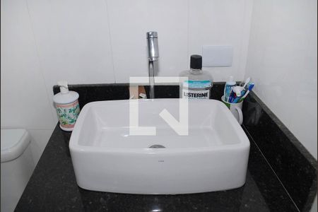 Casa à venda com 170m², 3 quartos e 2 vagas Casa à venda com 170m², 3 quartos e 2 vagasBanheiro 1