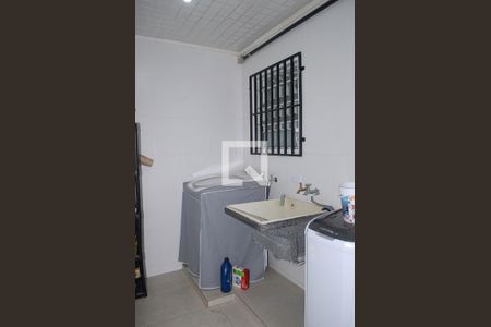 Casa à venda com 170m², 3 quartos e 2 vagas Casa à venda com 170m², 3 quartos e 2 vagasÁrea de Serviço