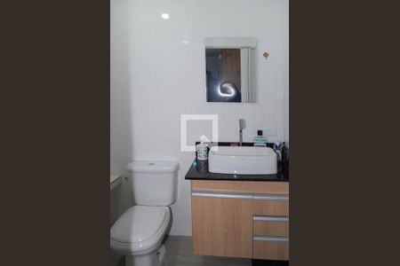 Casa à venda com 170m², 3 quartos e 2 vagas Casa à venda com 170m², 3 quartos e 2 vagasBanheiro 1