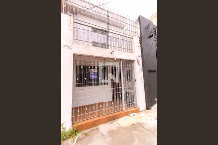 Casa à venda com 200m², 3 quartos e sem vaga Casa à venda com 200m², 3 quartos e sem vagaFachada