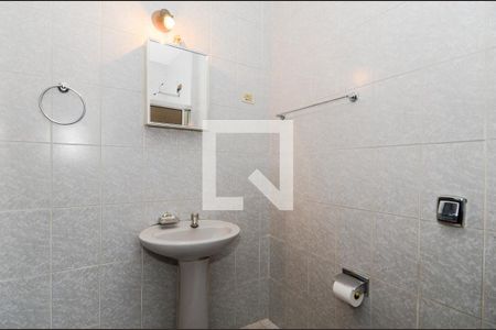 Casa à venda com 220m², 3 quartos e 2 vagasBanheiro da Suíte