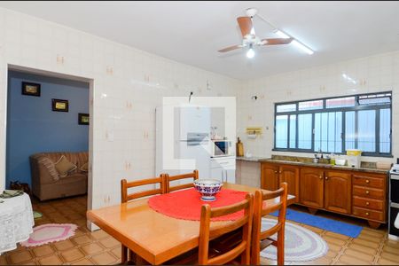 Casa à venda com 220m², 3 quartos e 2 vagasCozinha