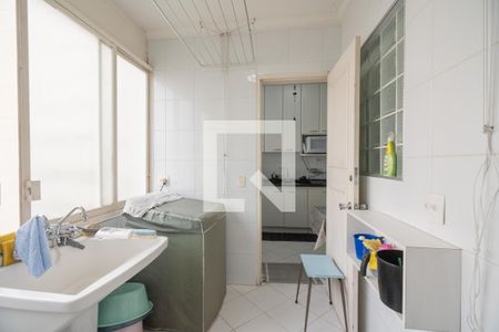 Apartamento à venda com 215m², 3 quartos e 2 vagas Apartamento à venda com 215m², 3 quartos e 2 vagasÁrea de Serviço