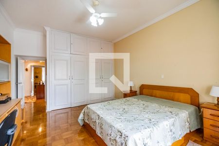 Apartamento à venda com 215m², 3 quartos e 2 vagas Apartamento à venda com 215m², 3 quartos e 2 vagasSuite 3